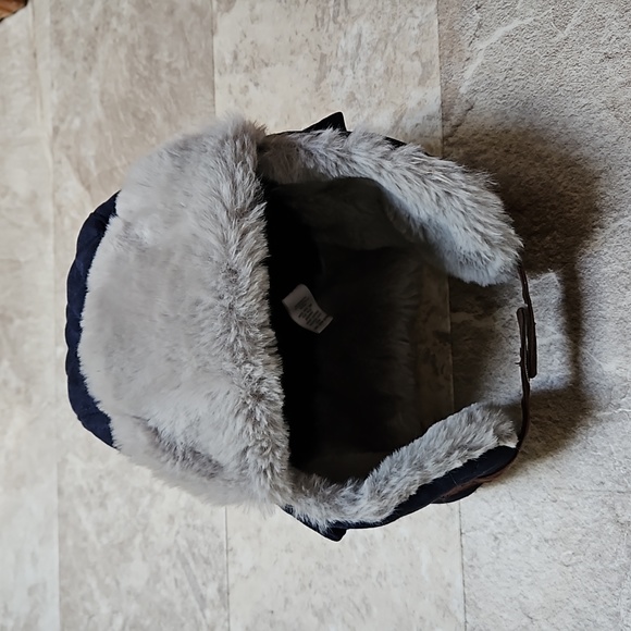 Infant winter hat and mittens. EUC. - Picture 2 of 7